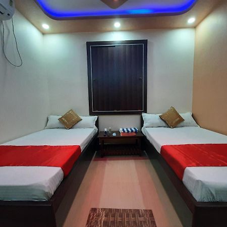 Hotel Shakuntla Palace - 400 Meters Away From Vishnu Pad Temple 7 Mins Walk Gaya Buitenkant foto