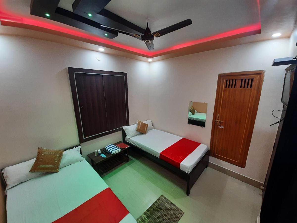 Hotel Shakuntla Palace - 400 Meters Away From Vishnu Pad Temple 7 Mins Walk Gaya Buitenkant foto