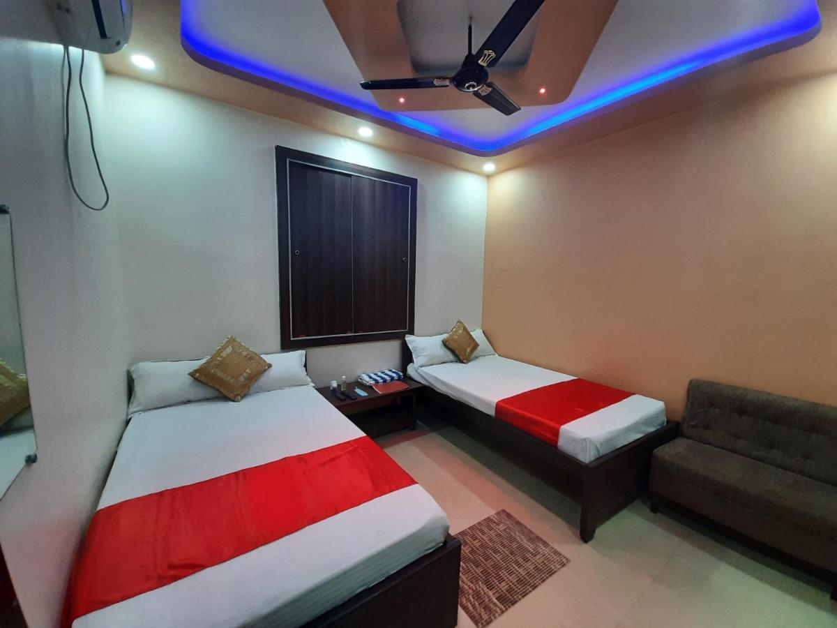 Hotel Shakuntla Palace - 400 Meters Away From Vishnu Pad Temple 7 Mins Walk Gaya Buitenkant foto