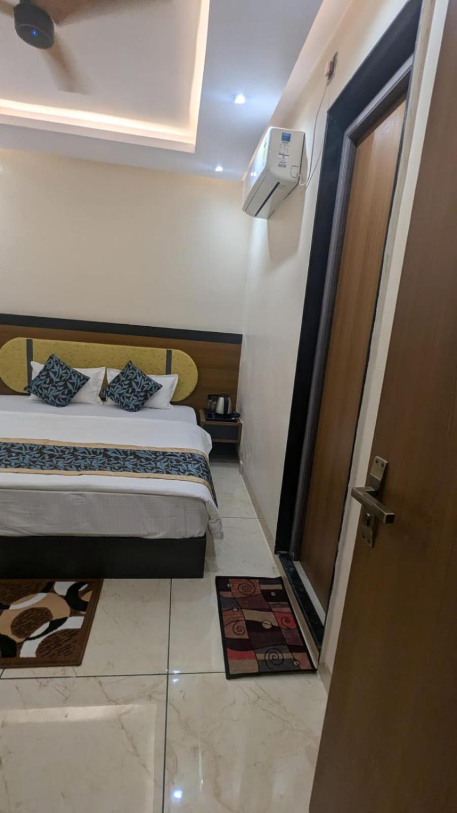 Hotel Shakuntla Palace - 400 Meters Away From Vishnu Pad Temple 7 Mins Walk Gaya Buitenkant foto