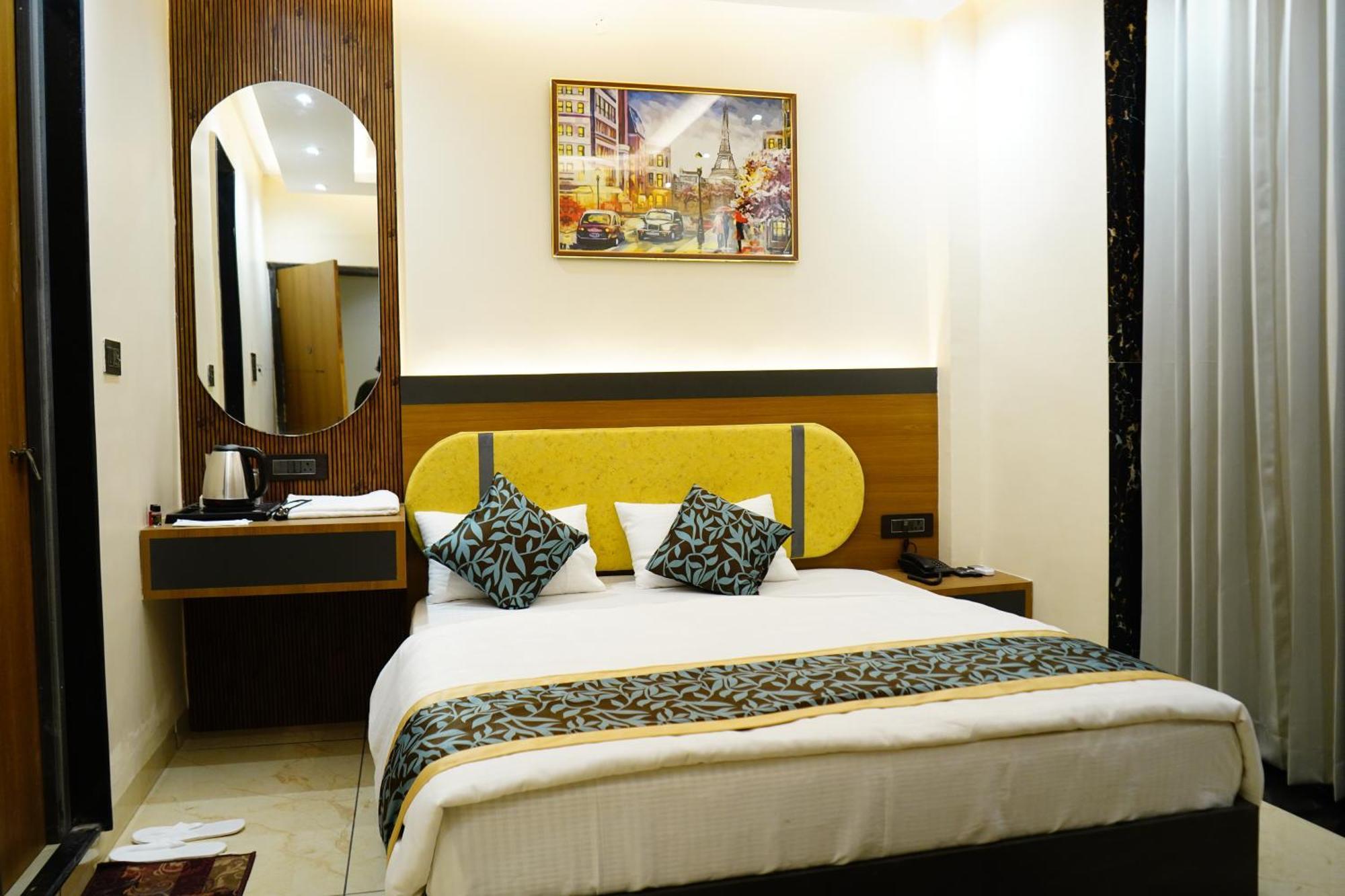 Hotel Shakuntla Palace - 400 Meters Away From Vishnu Pad Temple 7 Mins Walk Gaya Buitenkant foto