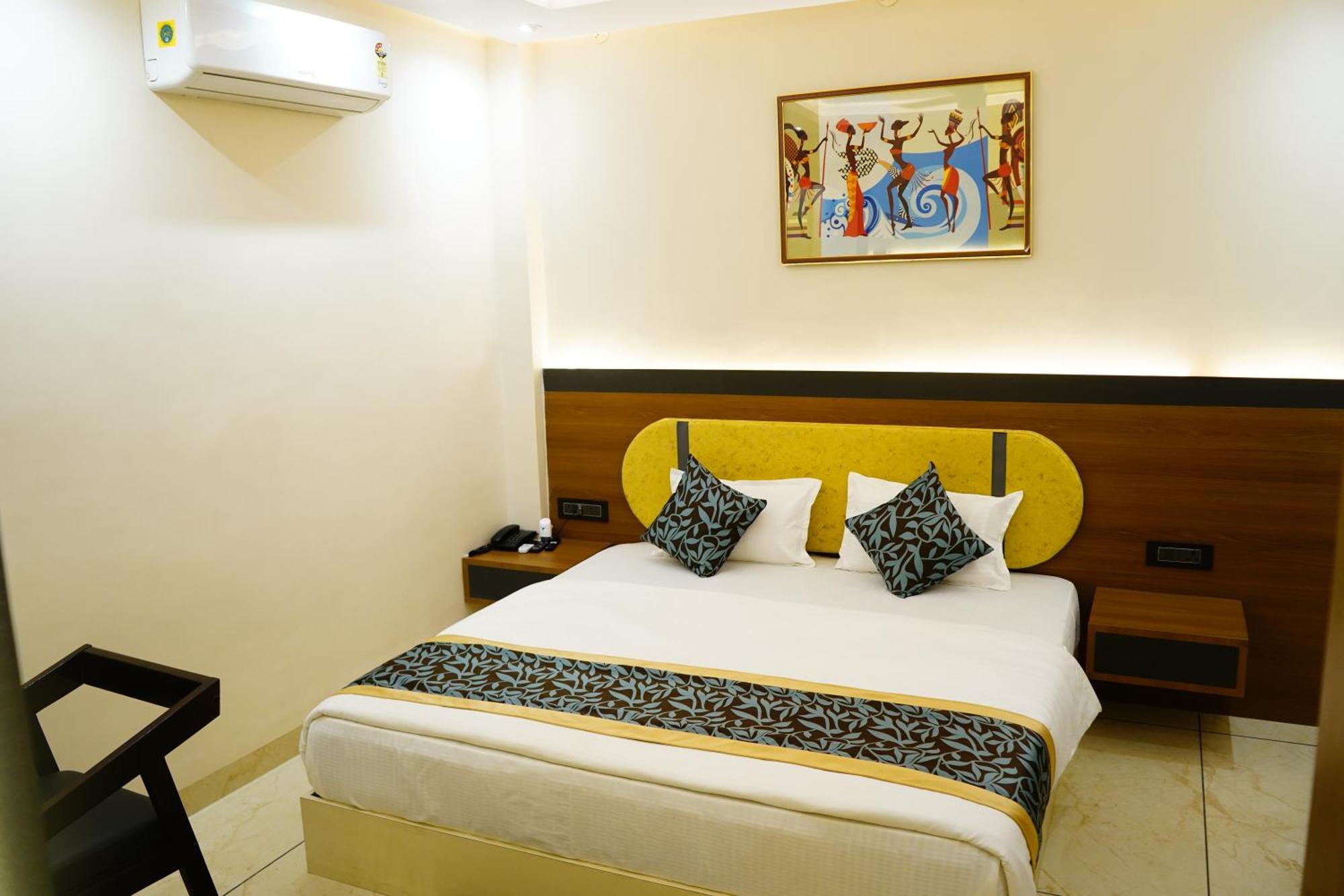 Hotel Shakuntla Palace - 400 Meters Away From Vishnu Pad Temple 7 Mins Walk Gaya Buitenkant foto