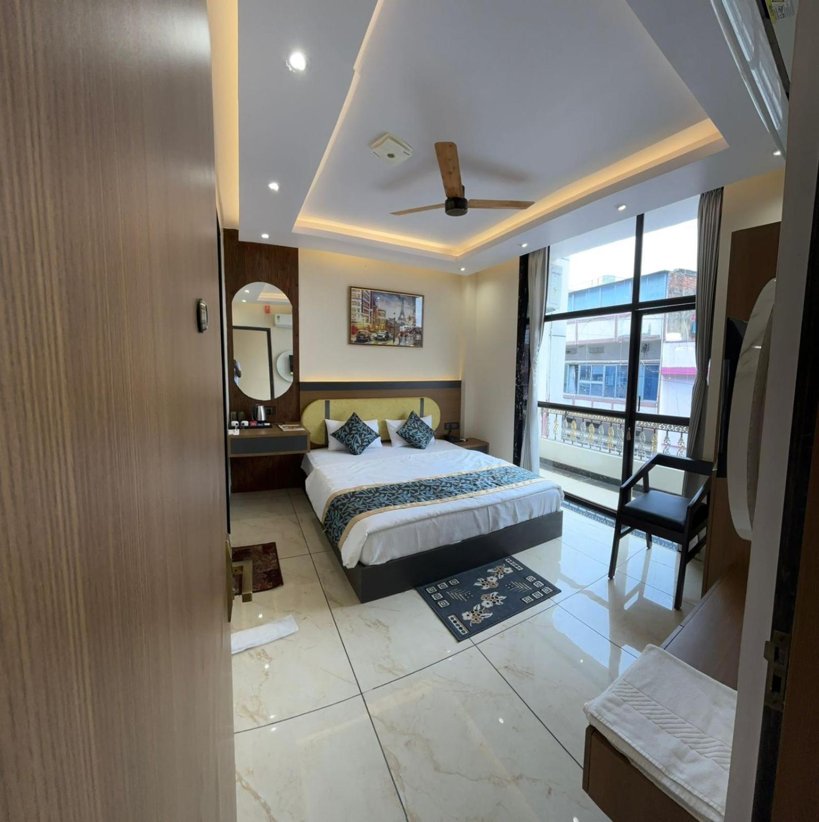 Hotel Shakuntla Palace - 400 Meters Away From Vishnu Pad Temple 7 Mins Walk Gaya Buitenkant foto