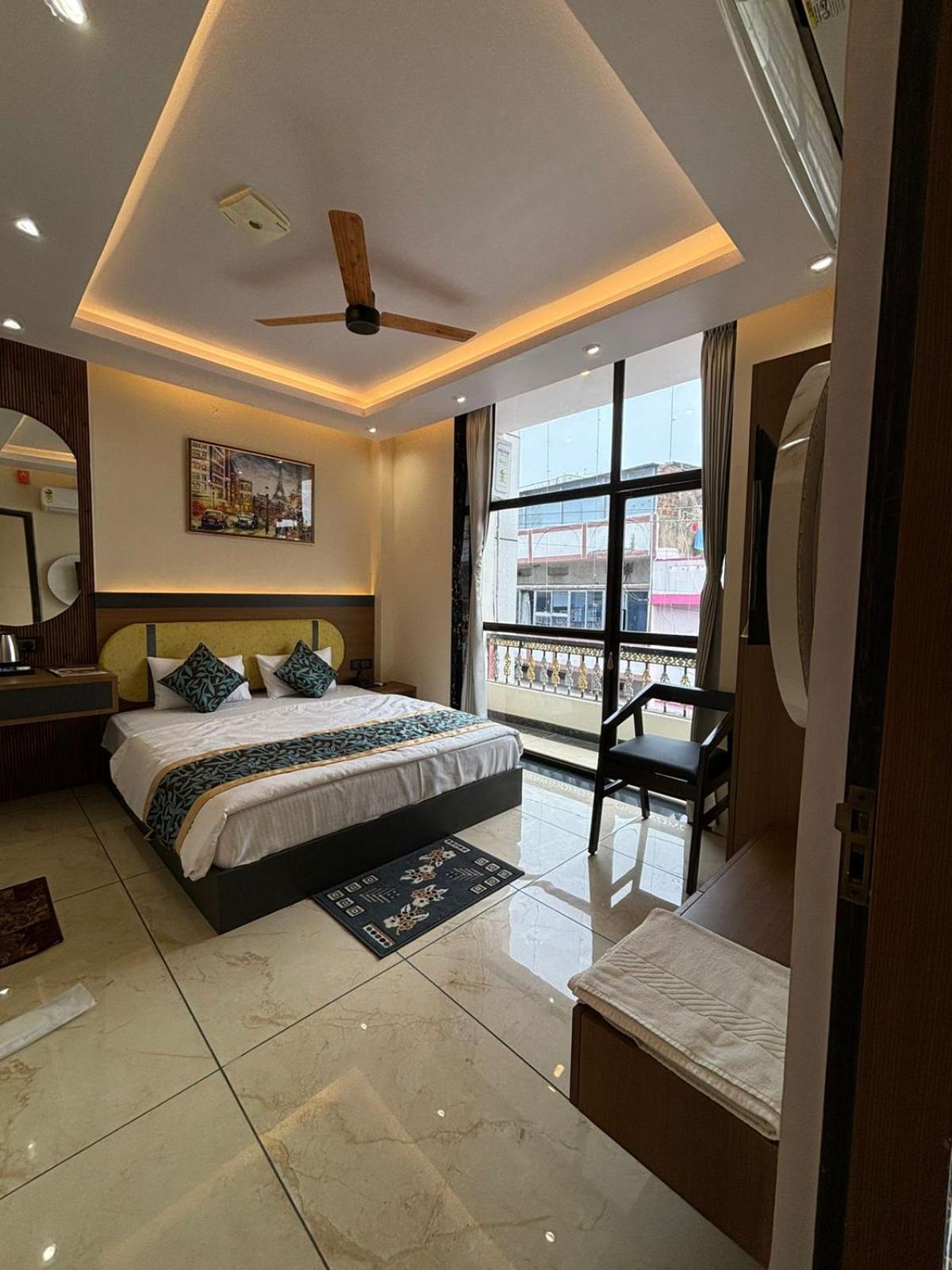 Hotel Shakuntla Palace - 400 Meters Away From Vishnu Pad Temple 7 Mins Walk Gaya Buitenkant foto